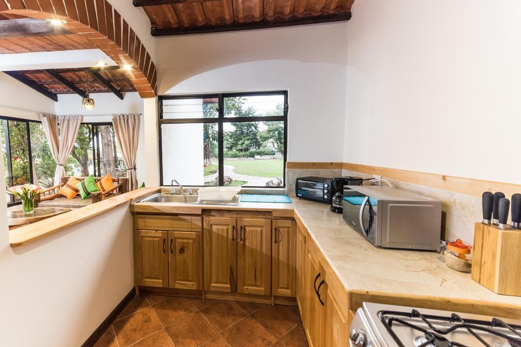 VILLAS JUCANYA Super Higienizadas Panajachel Habitación foto