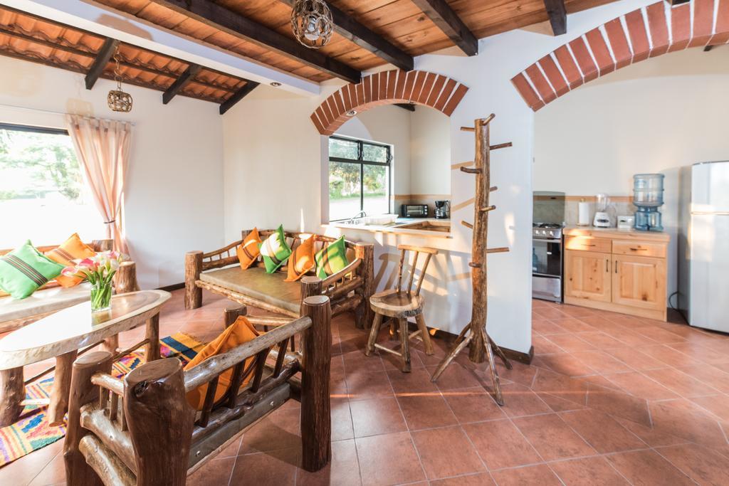 VILLAS JUCANYA Super Higienizadas Panajachel Habitación foto